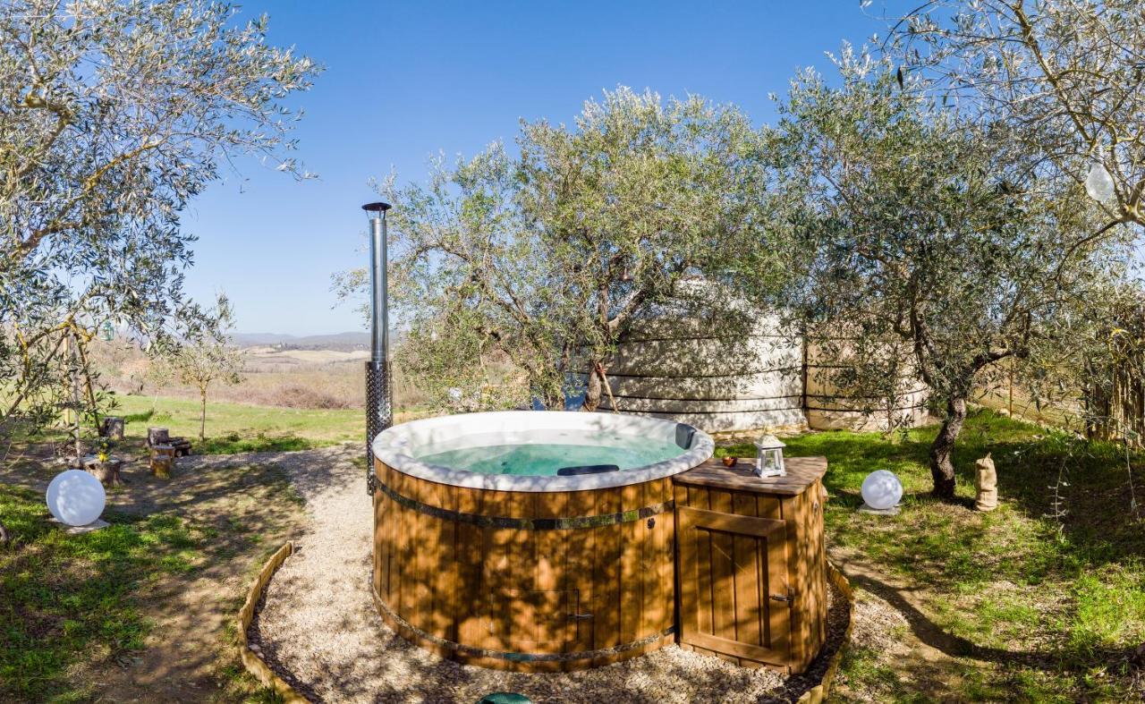 2 Cuori E 1 Yurta Glamping In Tuscany - Adults Only Asciano Exterior foto
