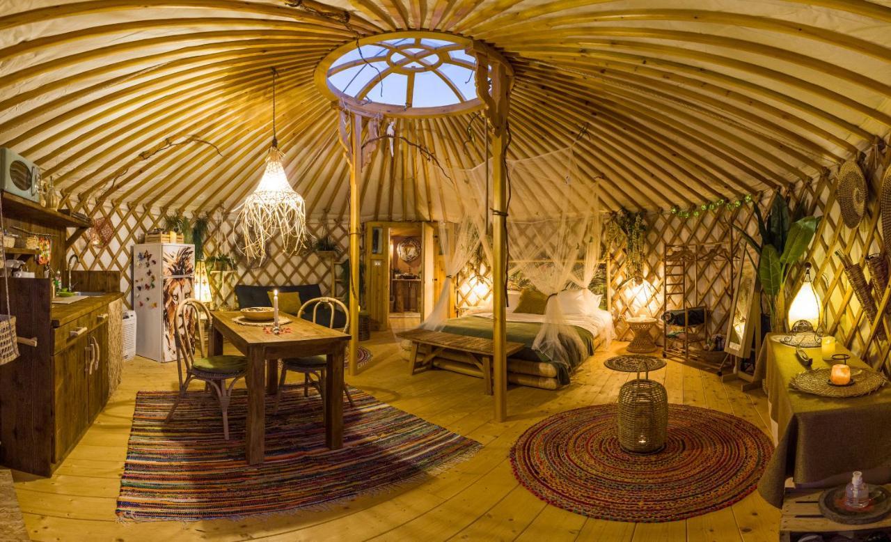 2 Cuori E 1 Yurta Glamping In Tuscany - Adults Only Asciano Exterior foto