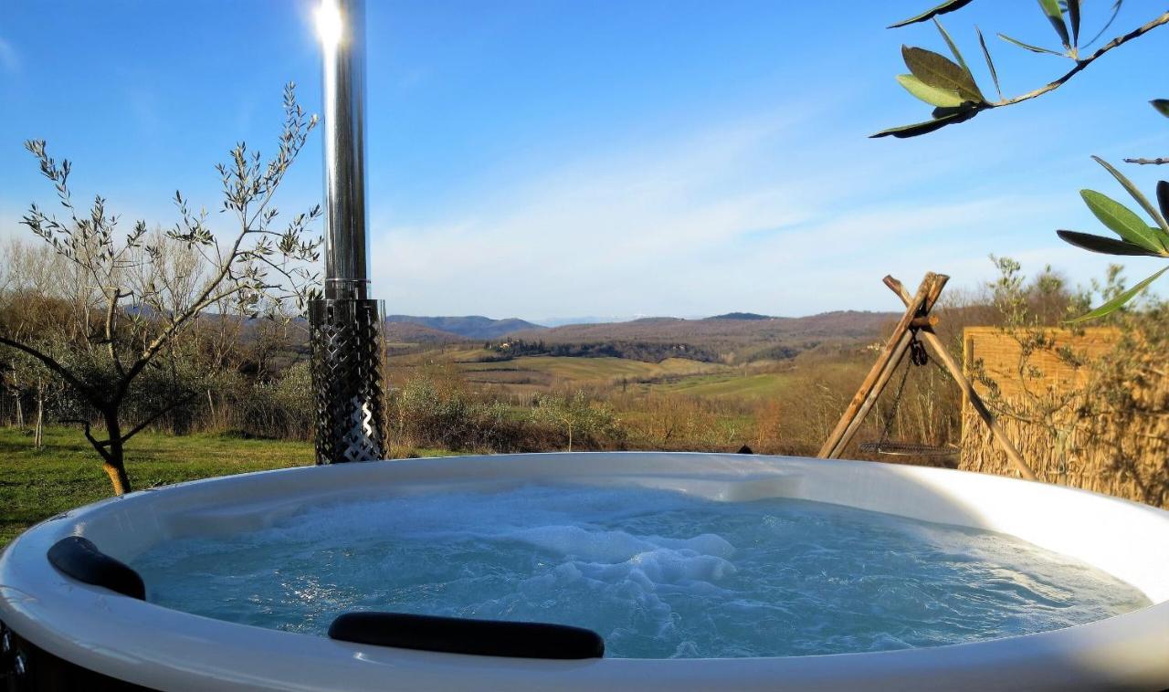 2 Cuori E 1 Yurta Glamping In Tuscany - Adults Only Asciano Exterior foto